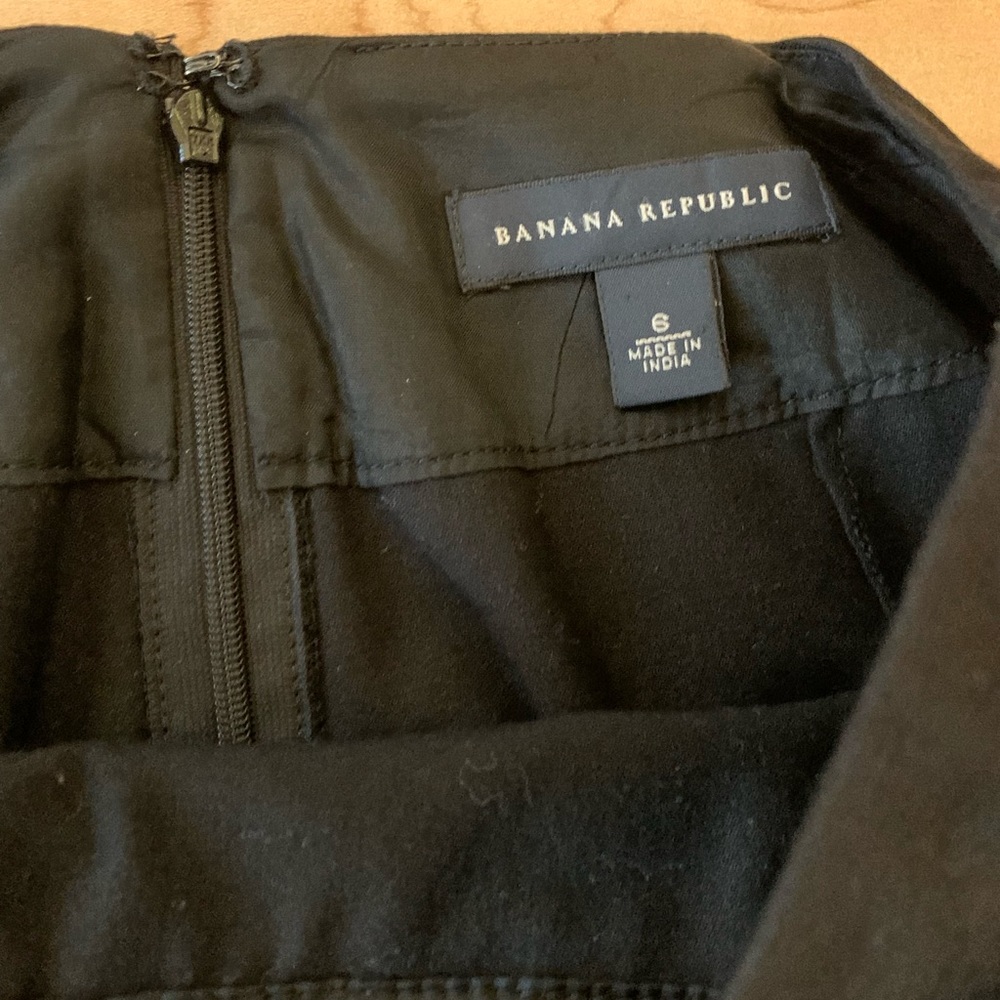 ✨HP✨ 🦋 3/$9 Banana Republic solid black pencil skirt with sailor buttons size 6 - Picture 8 of 10